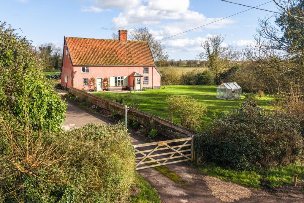 4-bed detached on Stonham Road, Stowmarket, IP14 5, £700,000