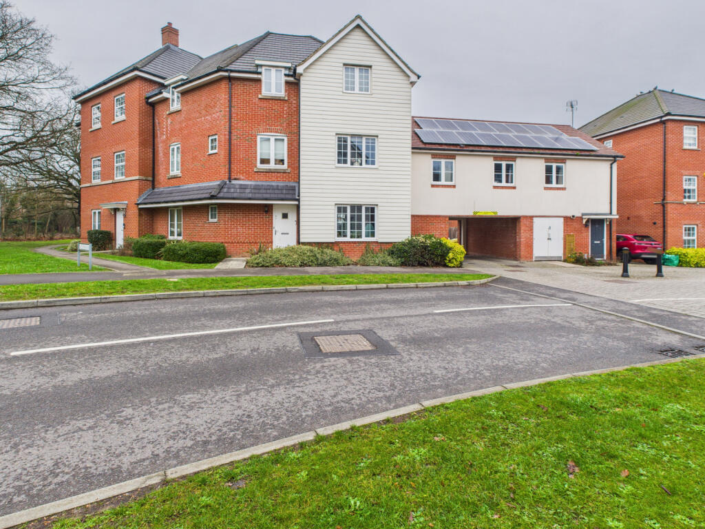 Main image of property: Clover Rise, Woodley, Reading, Berkshire RG5