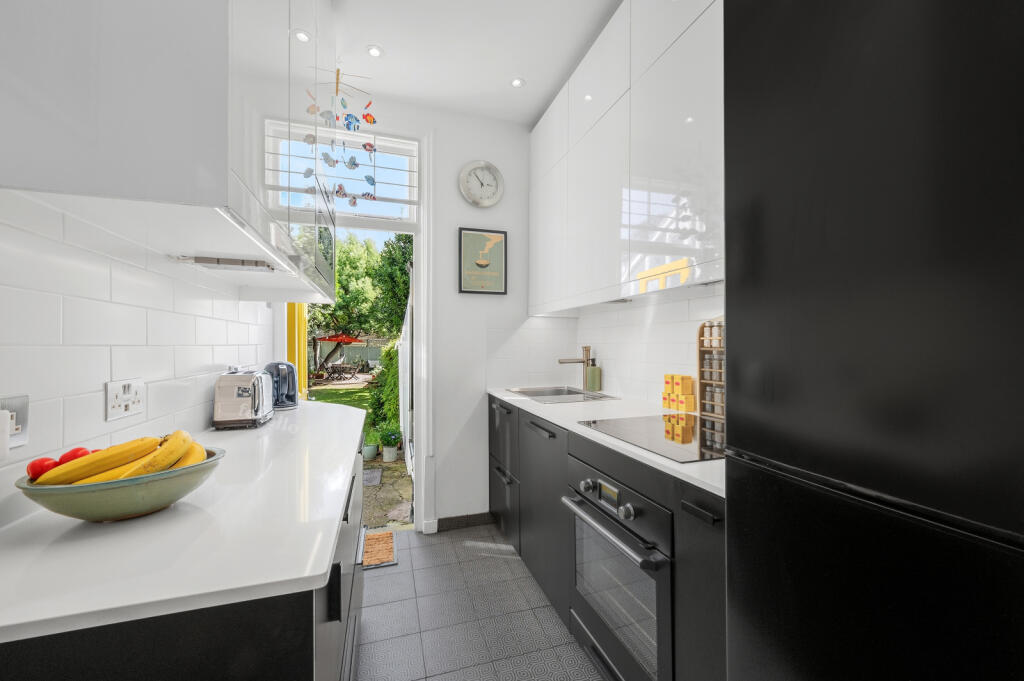 House in London - View 5