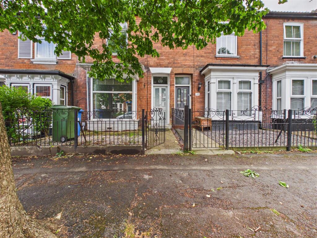 Main image of property: Westbourne Grove, Hessle