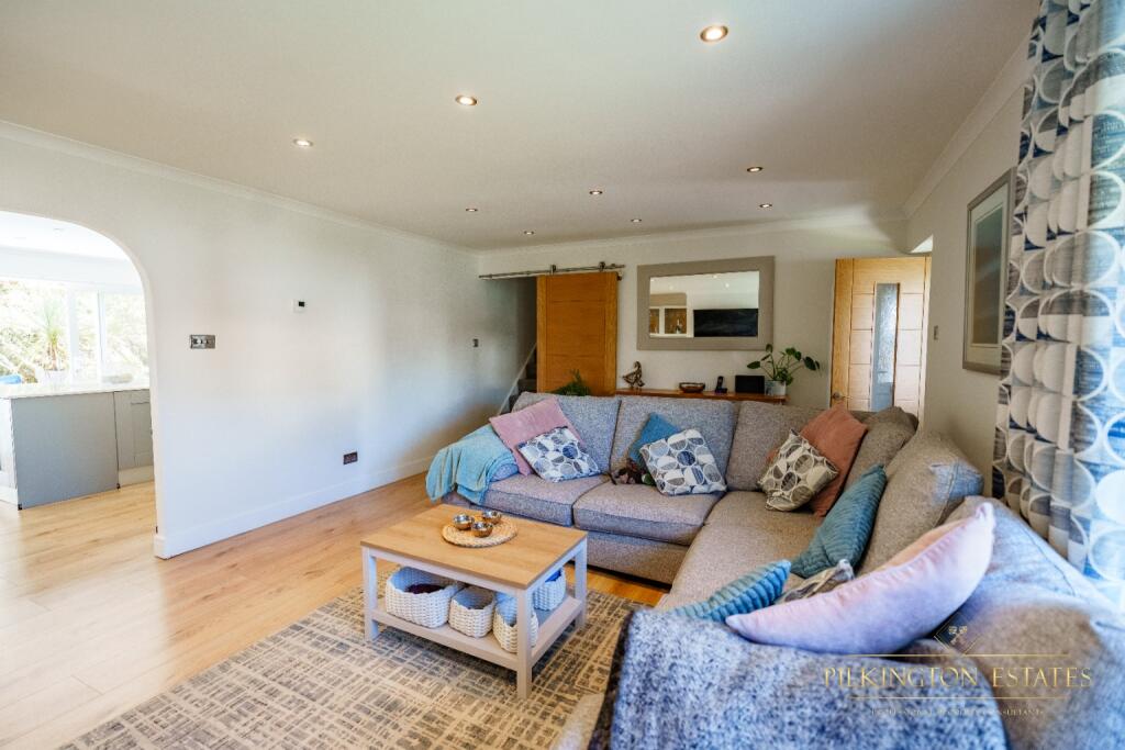 Looe, Cornwall, PL13 photo 4