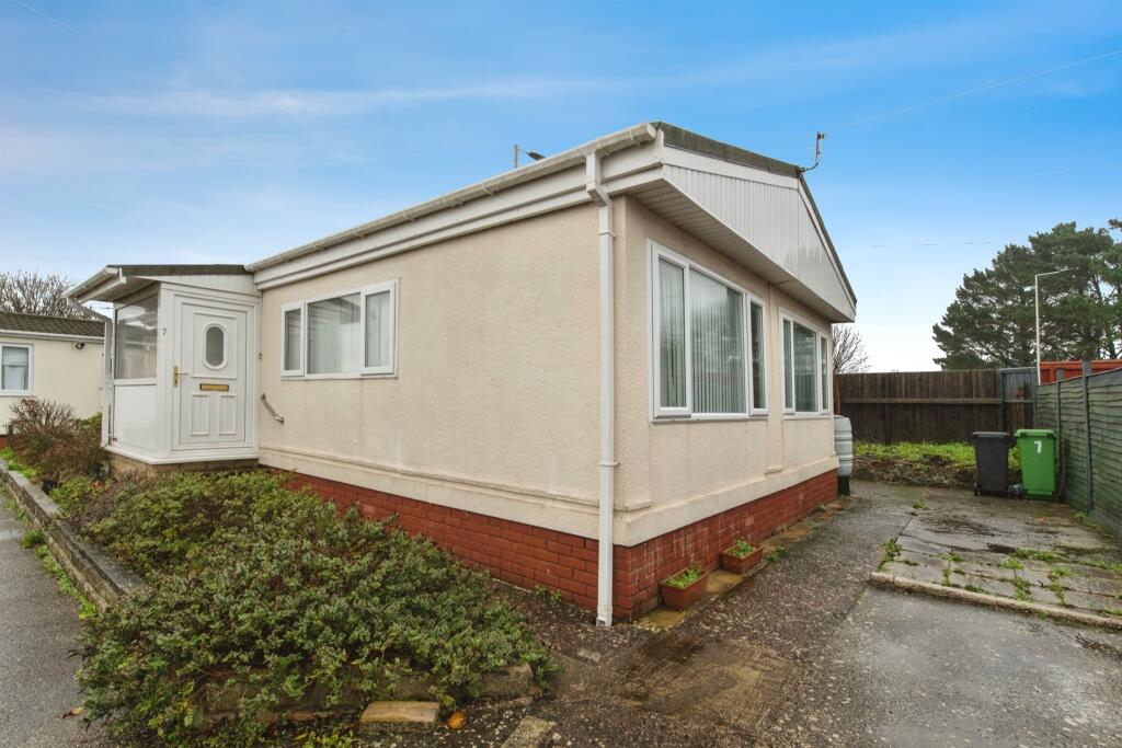 2-bed caravan on Alexander Walk, Ringswell Park, Exeter, £130,000