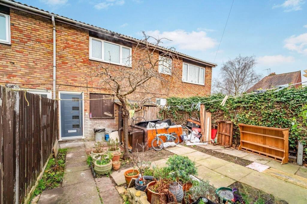 Main image of property: East Avenue, Hayes, UB3 2JX