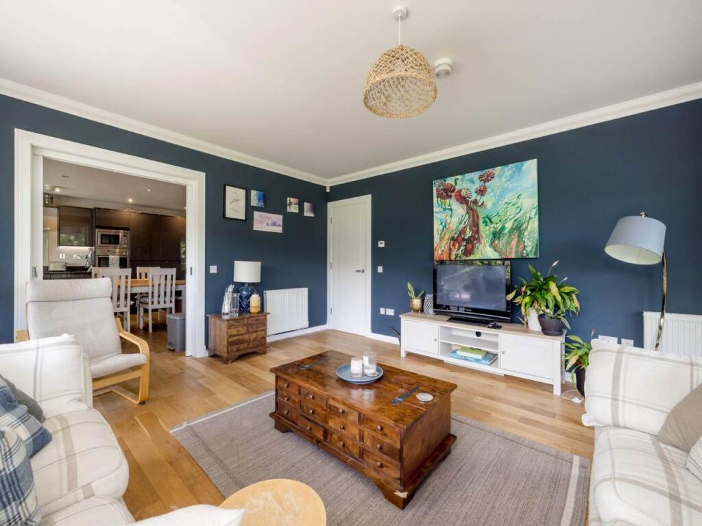 Apartment in Edinburgh - More