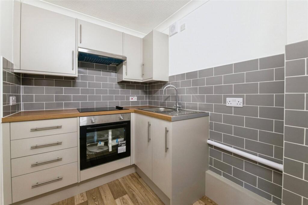 Alphington Street, Exeter, Devon, EX2 - View 2