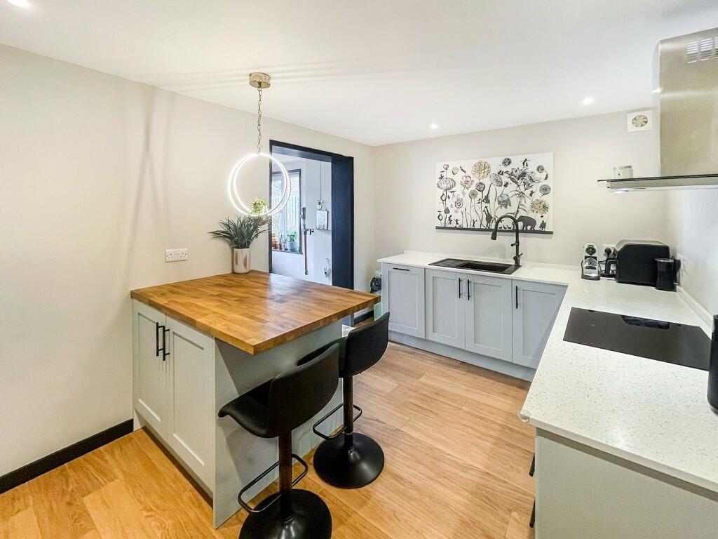 Main image of property: Eavestone Grove, Harrogate, North Yorkshire, HG3