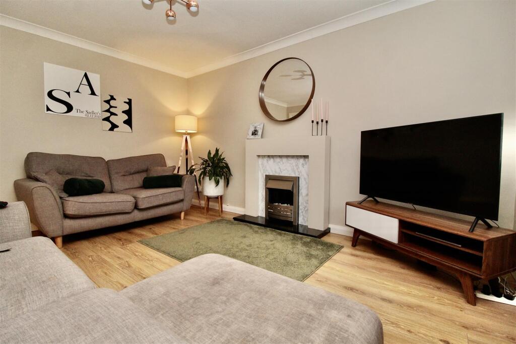 Flecknoe Close, Castle Bromwich, Birmingham photo 4