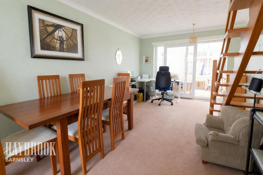 House in Barnsley, Barugh Green - View 4