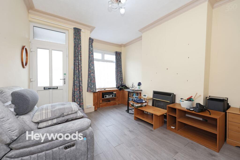 House in Newcastle-under-Lyme, Staffordshire - View 5