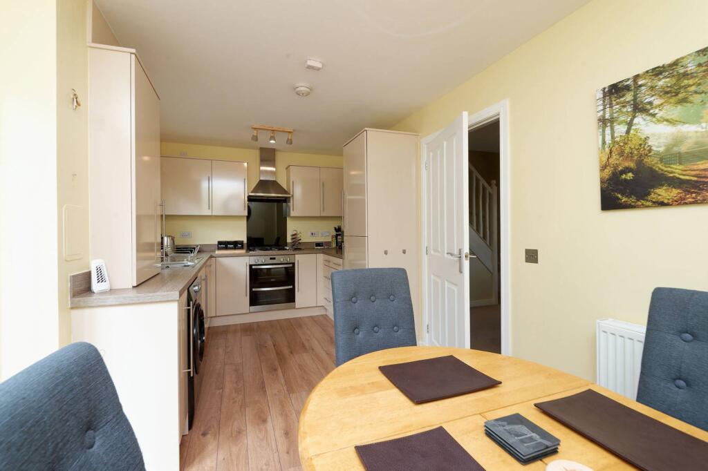 House in Glasgow, East Renfrewshire - More
