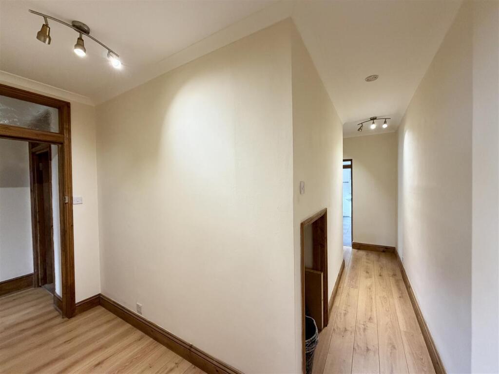 Brentwood Road, Romford - More