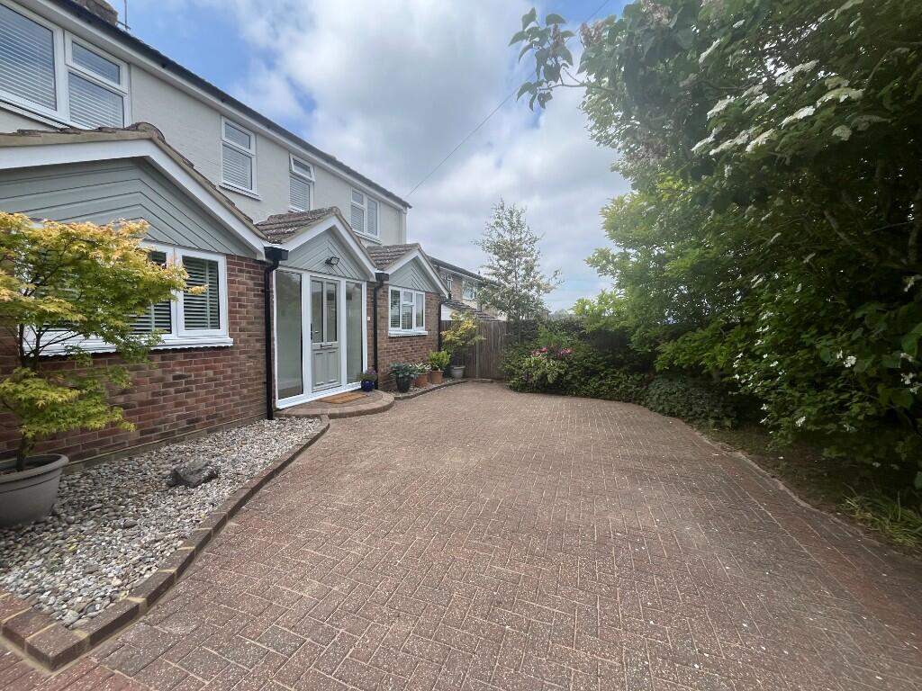 Main image of property: The Snipe, SG4