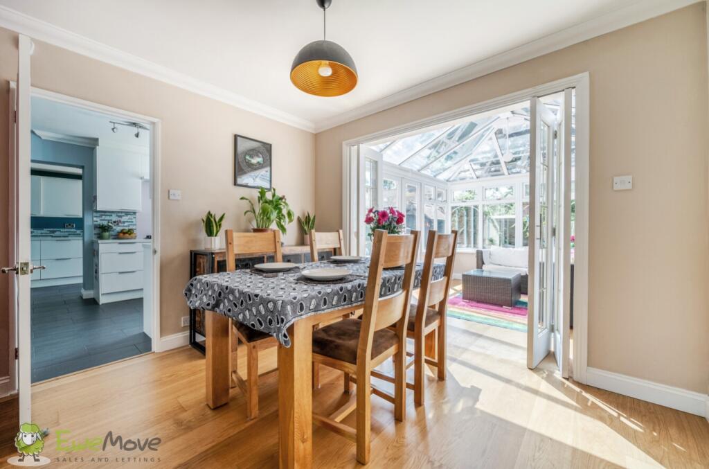 House in Basingstoke and Deane, Tadley - More