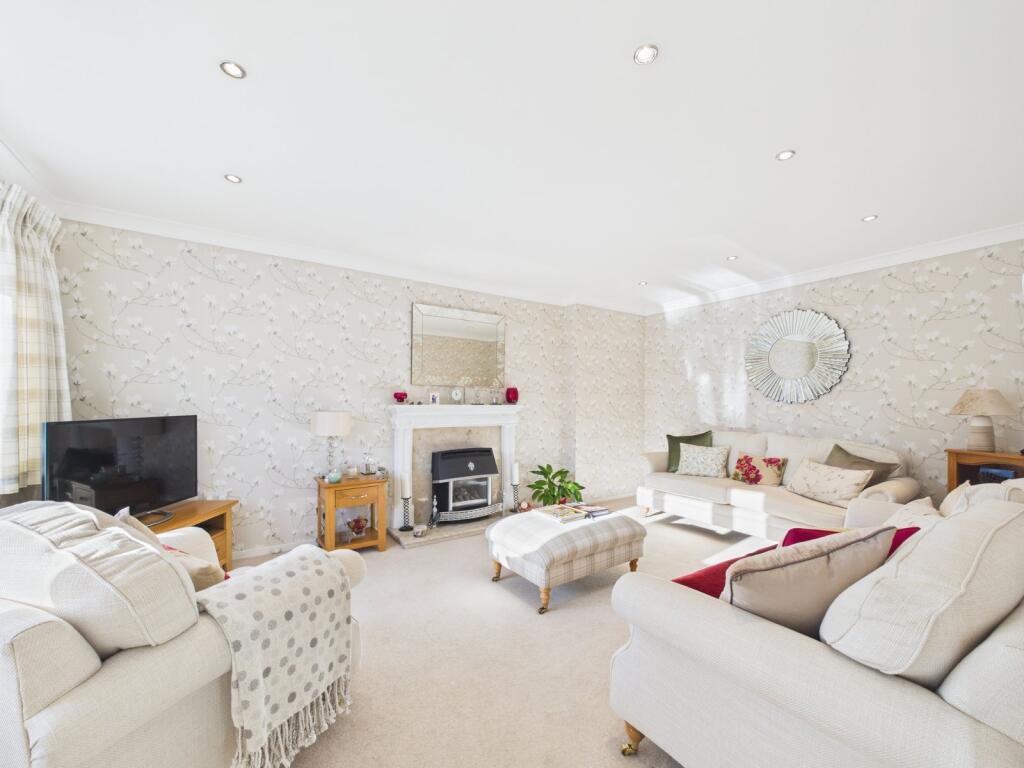 11, Osprey Close, Worcester, Worcestershire, WR2 photo 4