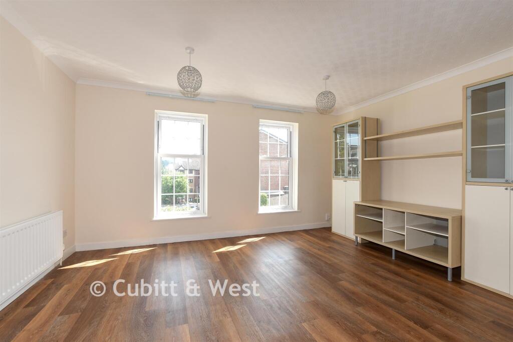 House in Reigate and Banstead, Reffles Bridge, Earlswood - View 4