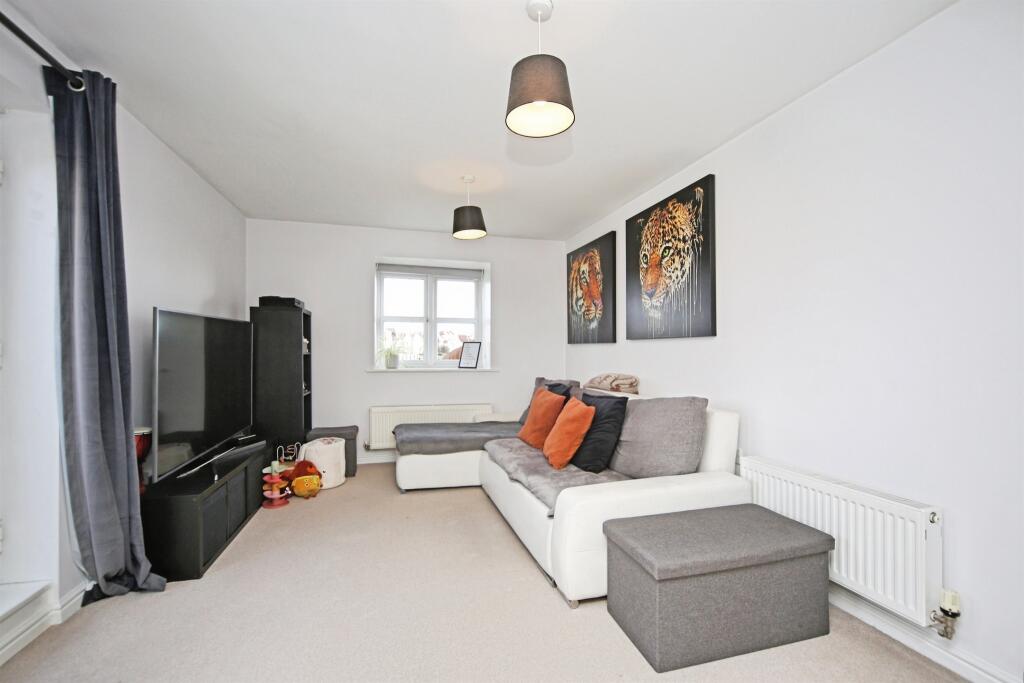 Addison Drive, Stratford-Upon-Avon photo 4