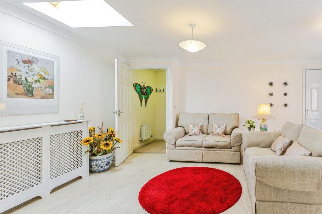 House in Northampton, Wootton - View 3