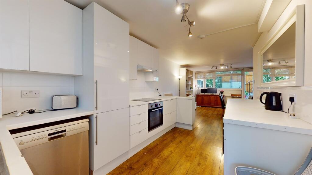 Apartment in London - View 2