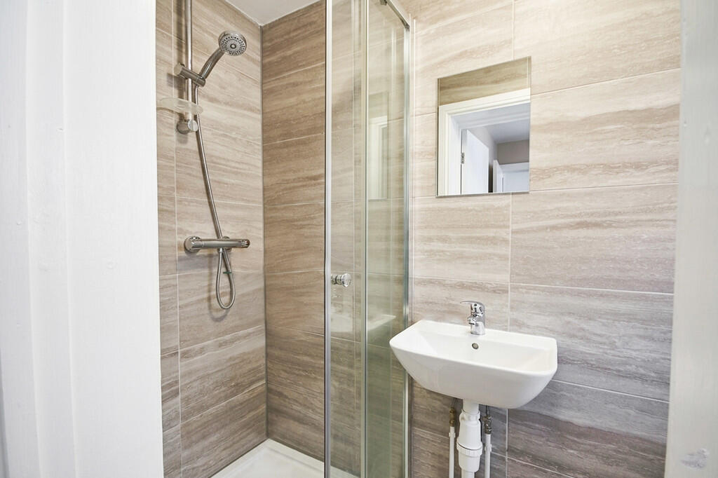 House in Lincoln, Lincolnshire - View 5