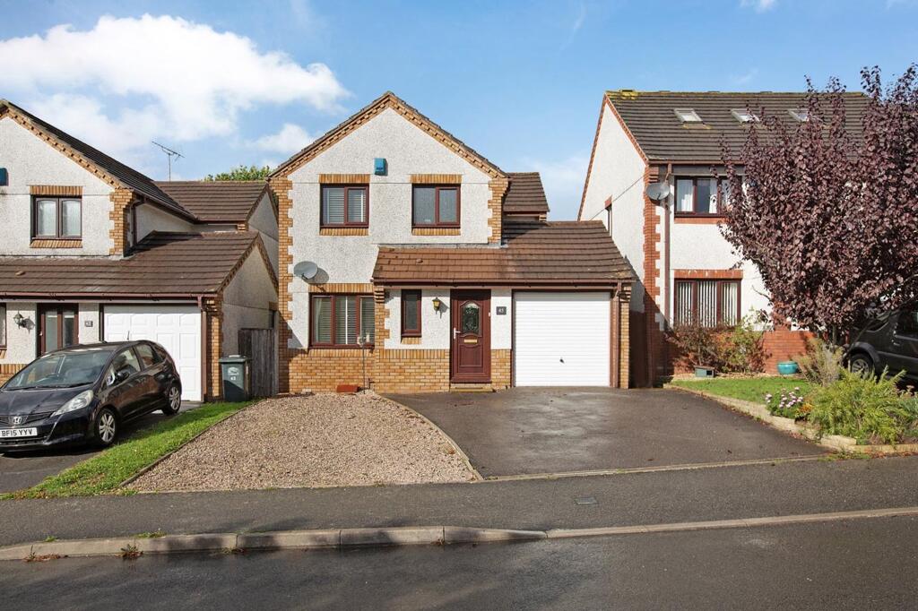 3-bed detached on Churchfields Drive, Bovey Tracey, TQ13, £390,000