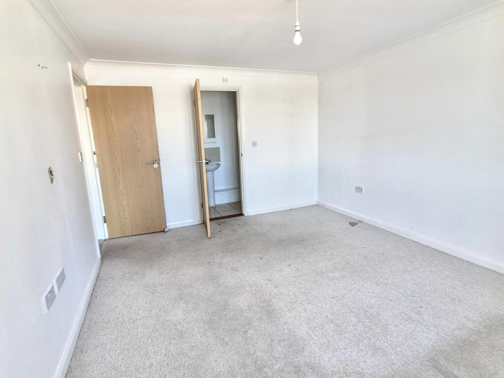 Apartment in Portsmouth, Eastney - More