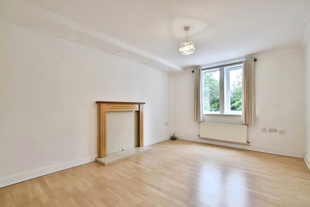 Apartment in Trafford, Greater Manchester - View 2