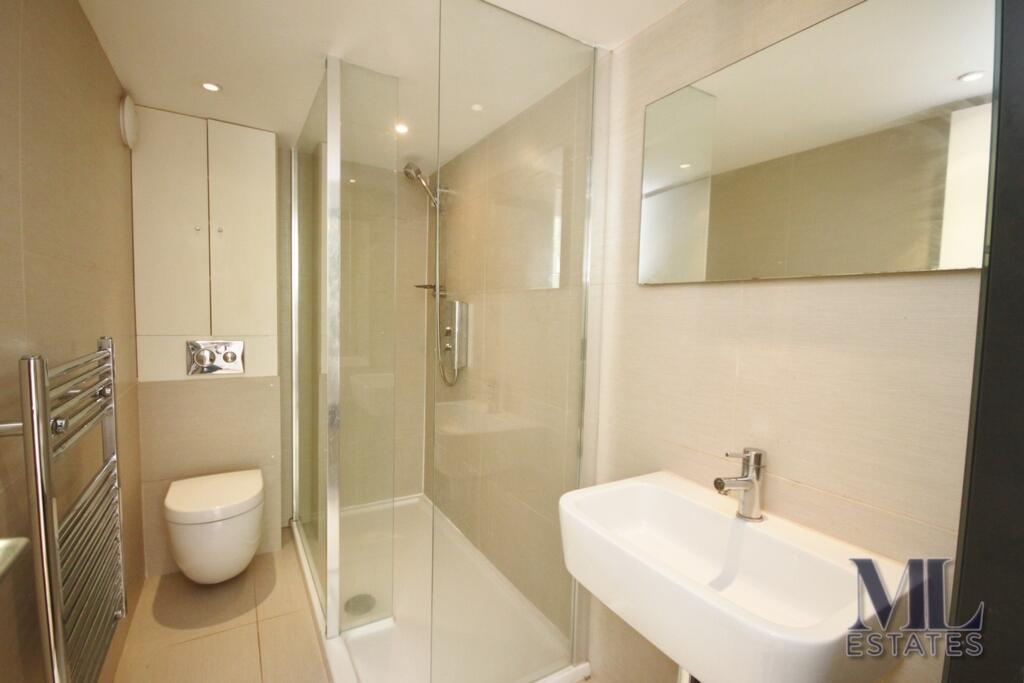 Apartment in London, West Kensington - More