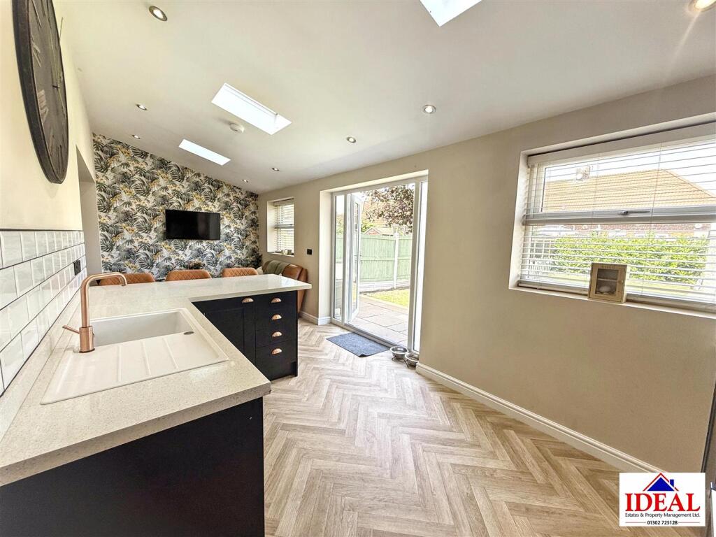 Edward Road, Carcroft, Doncaster photo 4