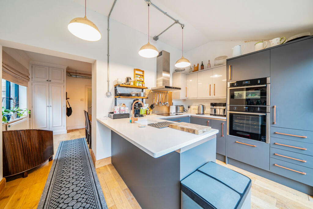 House in Southall - View 5
