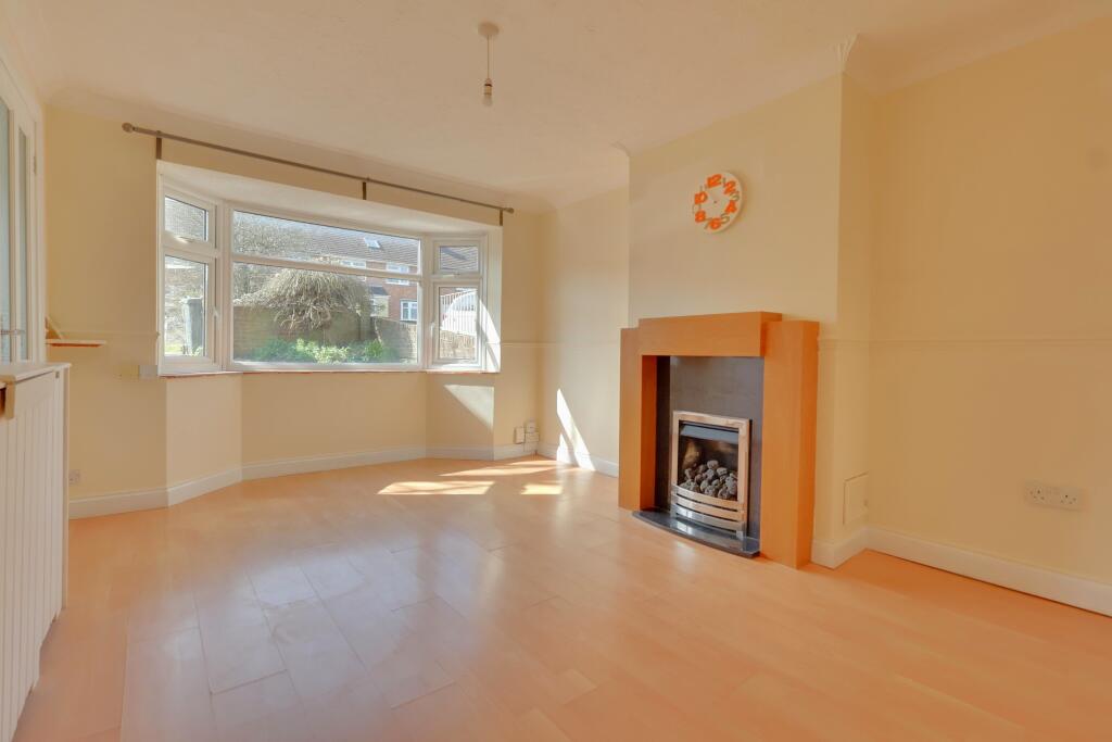 Danebury Close, Havant photo 3