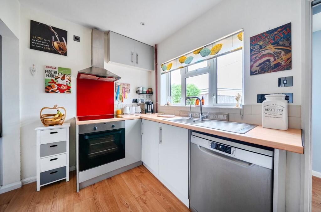 House in Test Valley, Shipton Bellinger - More