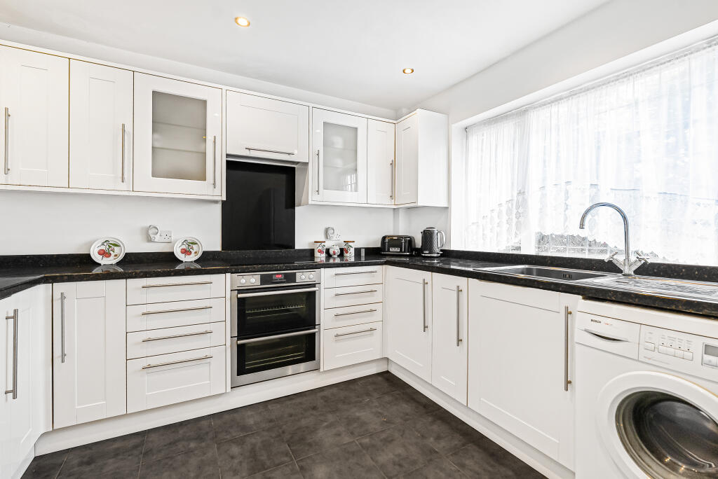 Additional image 5 of Broom Hill, Welwyn, Hertfordshire, AL6