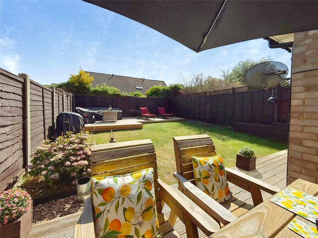 Swaledale, Bracknell, Berkshire, RG12 - More