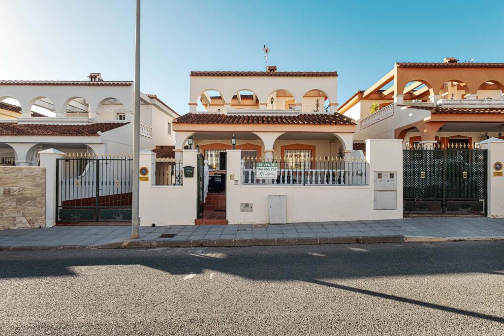 Main image of property: Valencia, Alicante, Pinar De Campoverde