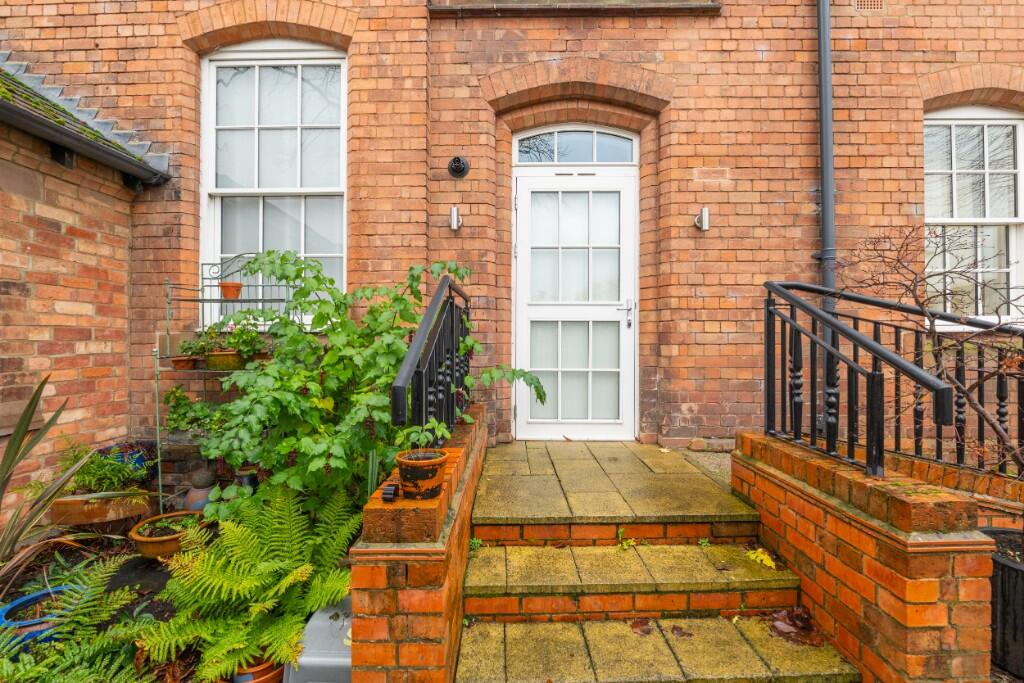 1 Claverdon House, Lillington Avenue, Leamington Spa, Warwickshire, CV32 photo 3