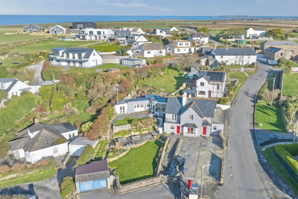 Main image of property: Gem House, Mawgan Porth, TR8