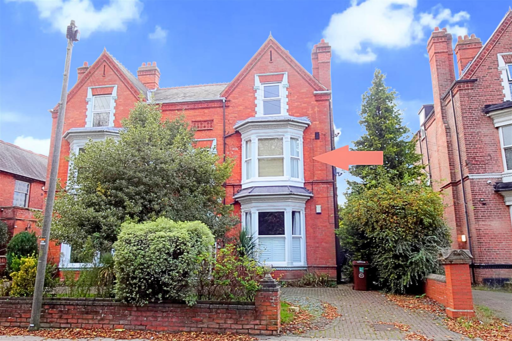 Main image of property: Flat 4, 25-27 Welholme Road, Grimsby