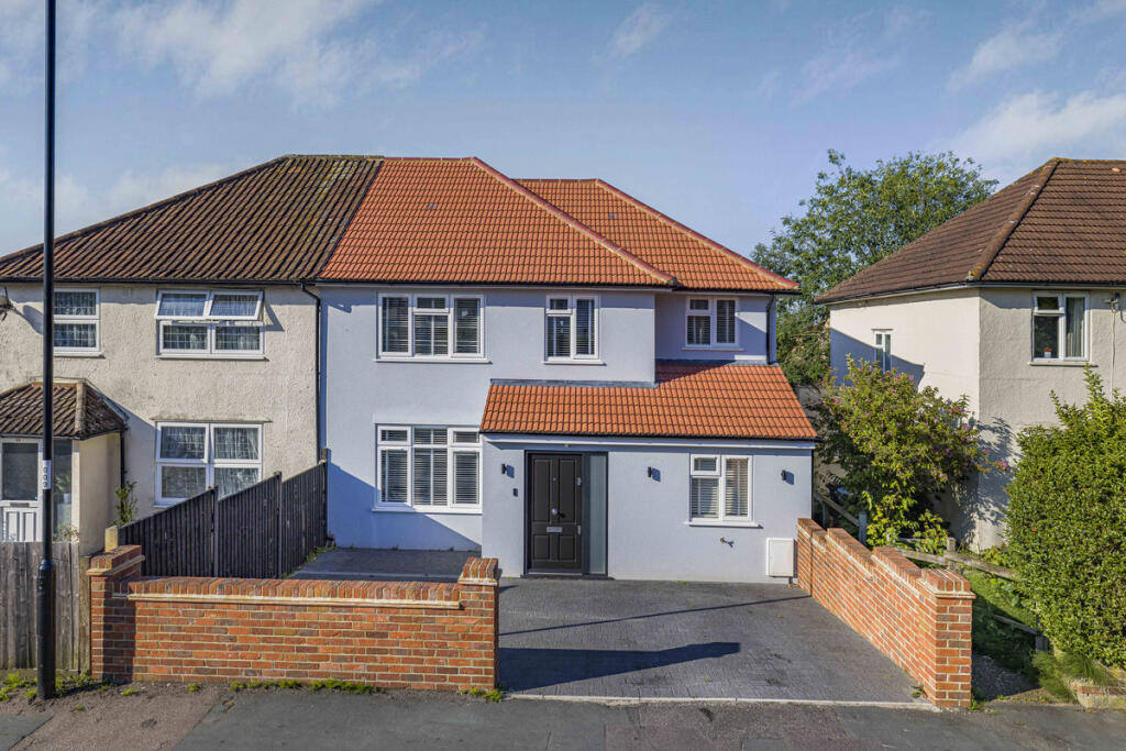 Main image of property: Farnborough Avenue, South Croydon, CR2 8
