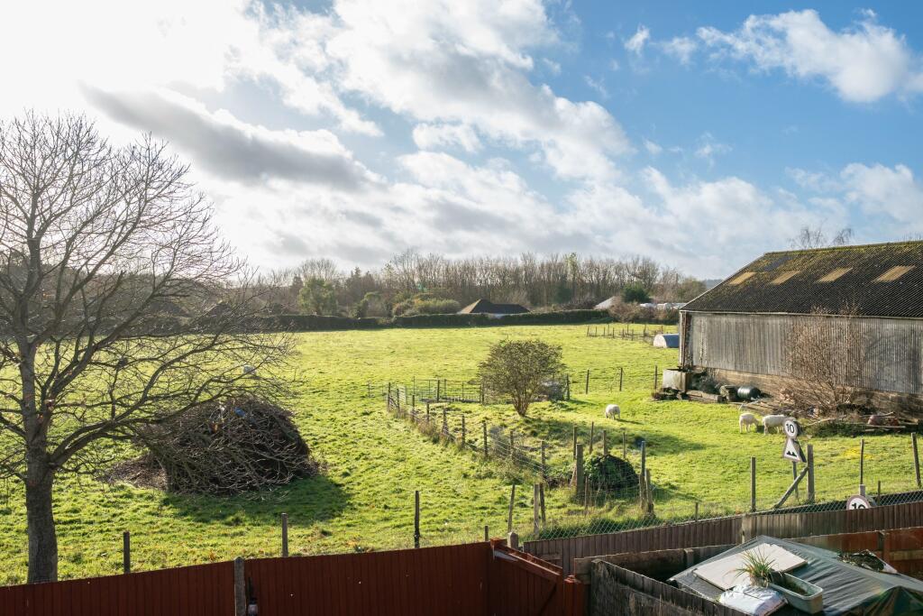 Johnson Way, Ludgershall, SP11 9TR photo 2
