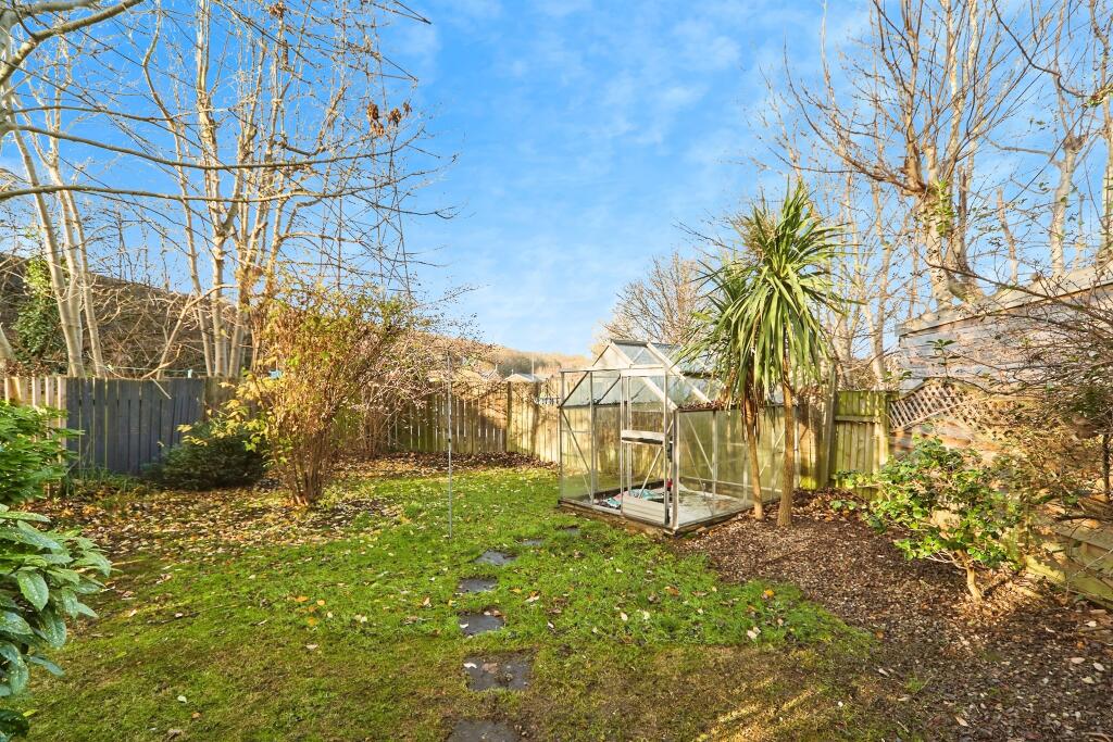 Apartment in Leeds, Intake, Rodley - View 2