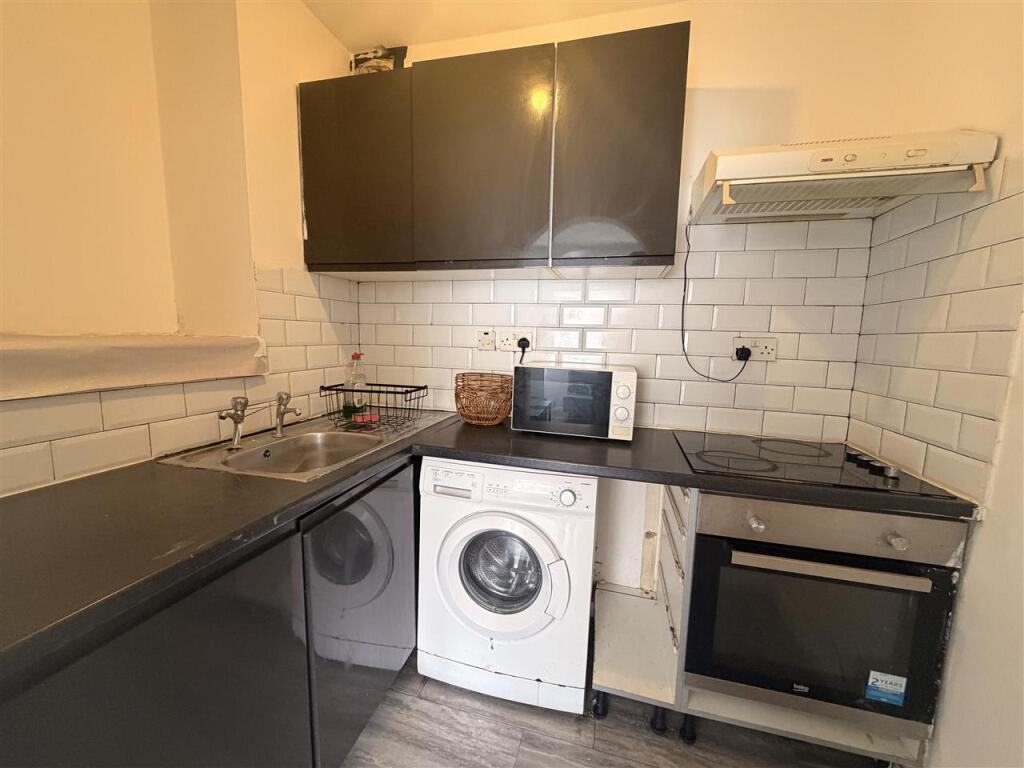 Apartment in Southampton, Shirley Park - View 5