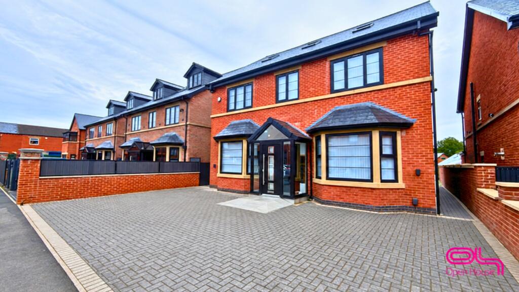 Pine Street, Bolton photo 3