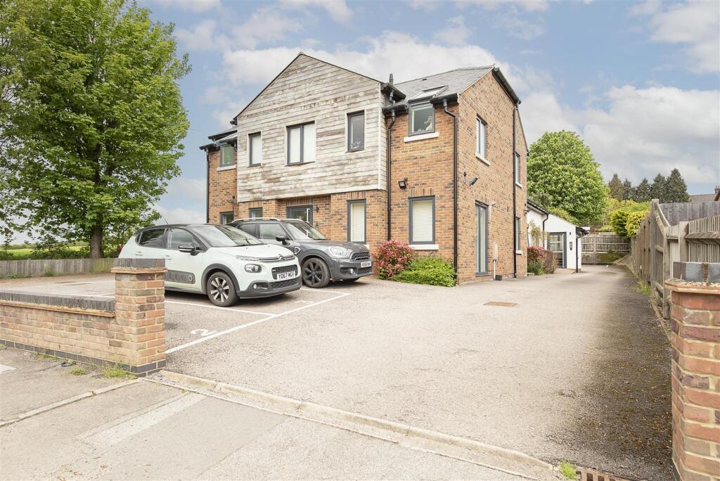 Luton Road, Harpenden