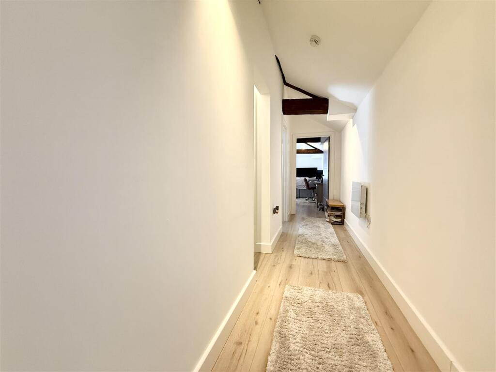 Apartment in Winchester, Northbrook, Bishop's Waltham - More