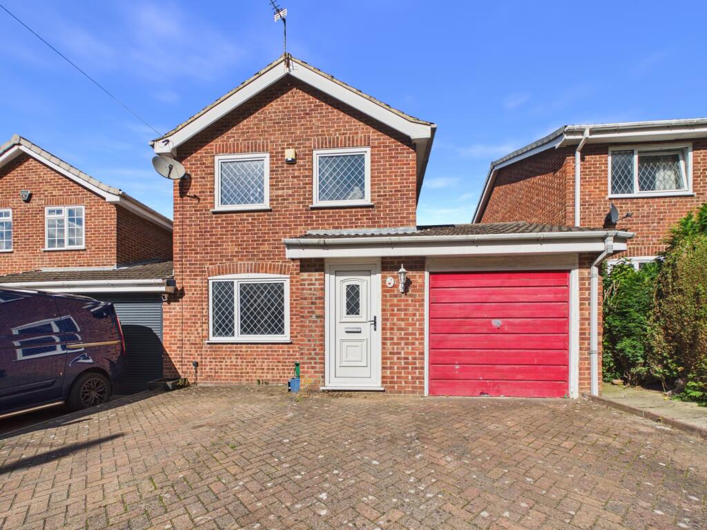 3-bed detached on Corbel Close, Oakwood, £235,000