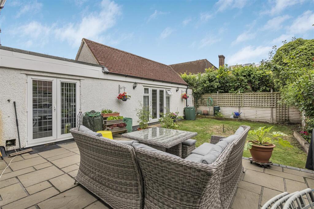 Parkfield Avenue, East Sheen, SW14 photo 2