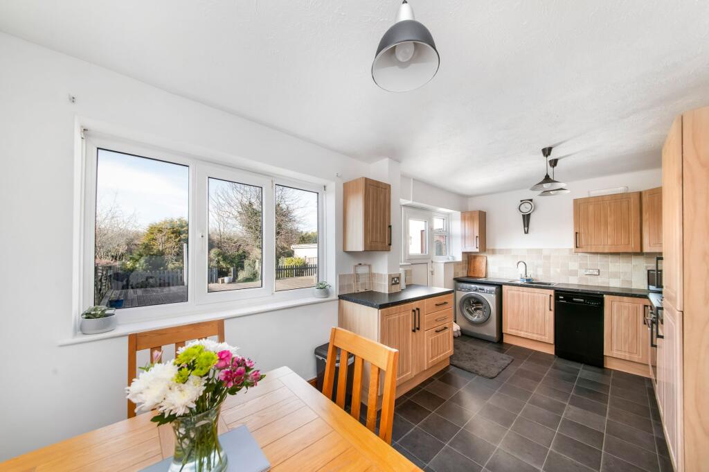 House in Huddersfield - View 3