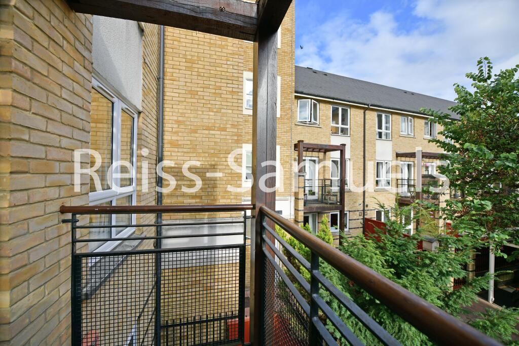 6 bedroom town house for rent