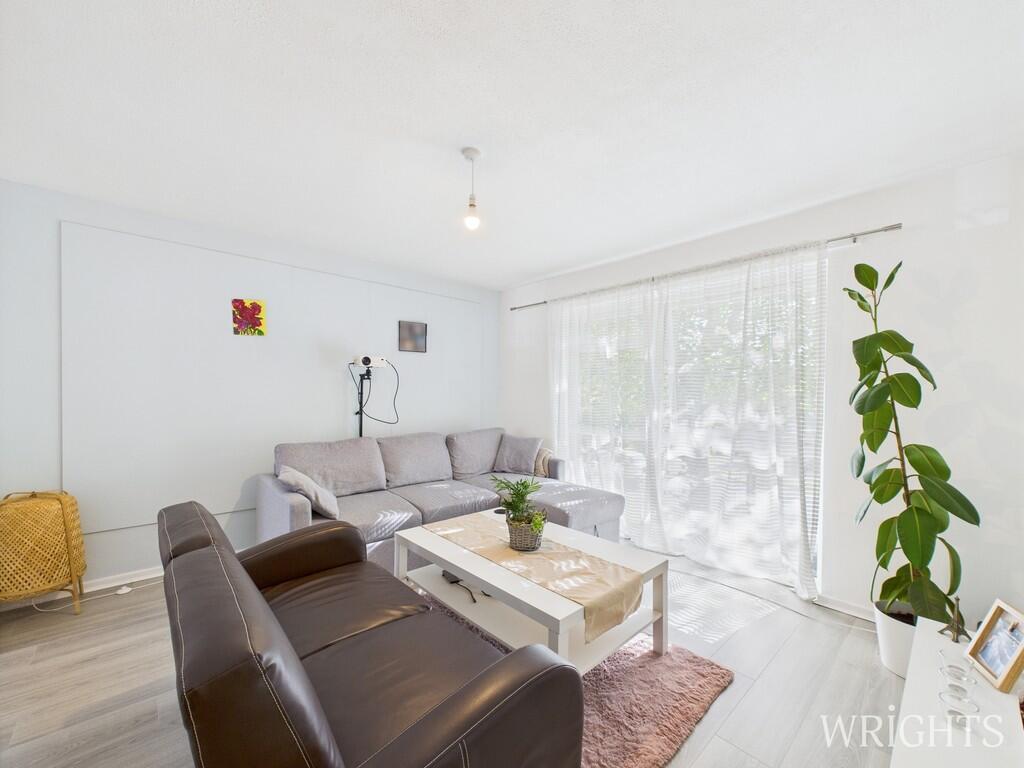 Apartment in Welwyn Hatfield, Hertfordshire - More