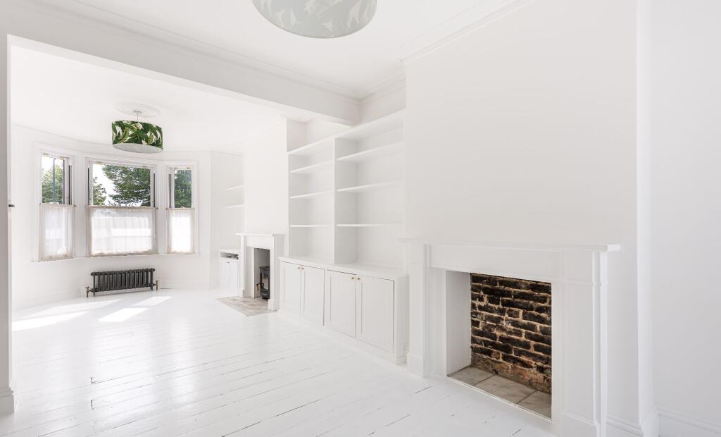House in London - View 2